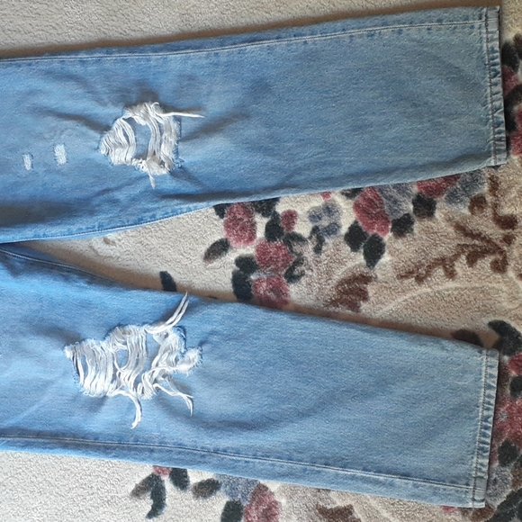 Vintage 90s Levi's 501 Distressed High Waisted Jeans 26X26 - Picture 3 of 17